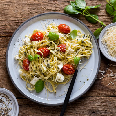Pesto Linguine with Roasted Tomatoes and Fresh Mozzarella